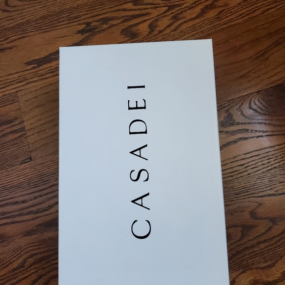 Gorgeous red bejeweled sandals - Picture 5 of 8